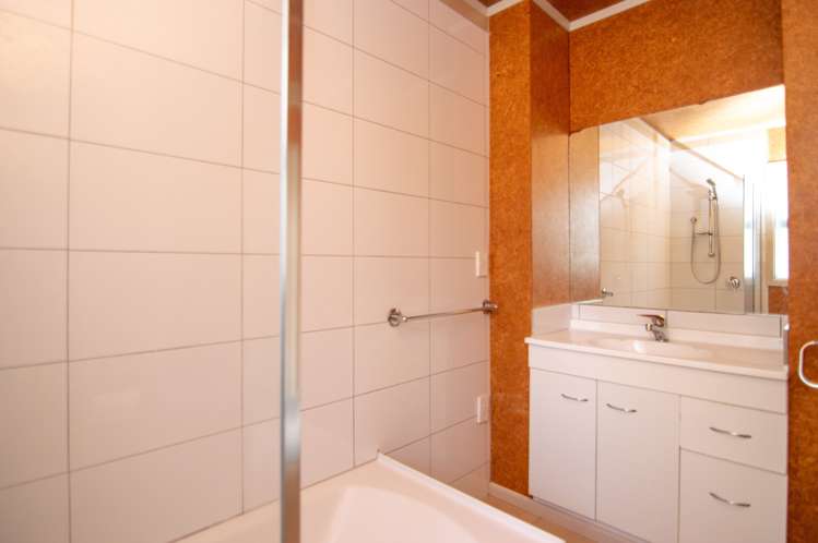 516c Tremaine Avenue Takaro_13