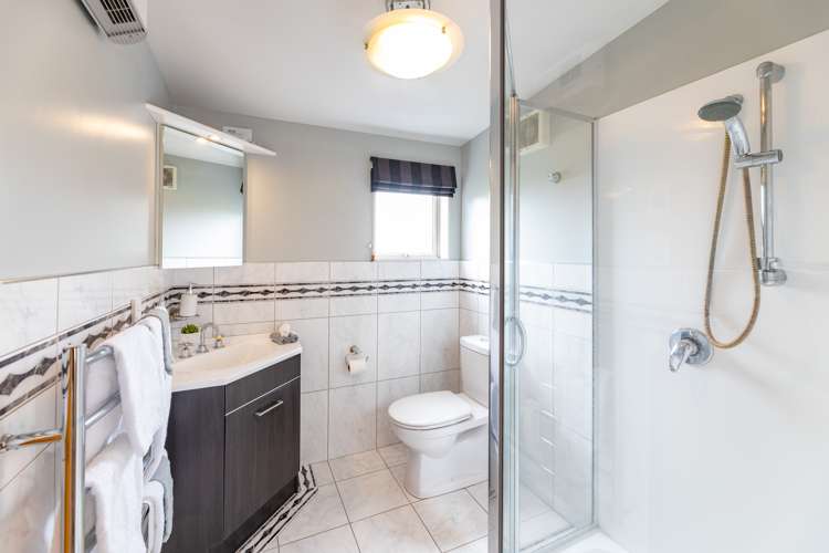 2/48 Colwyn Street Bryndwr_14