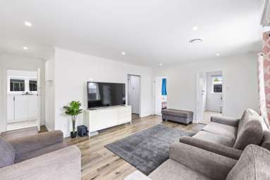 2/176 Henderson Valley Road_4