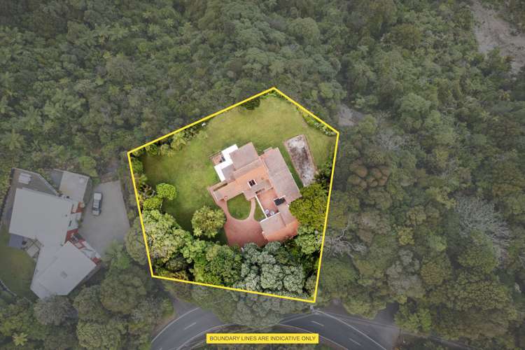 531 Scenic Drive Waiatarua_24