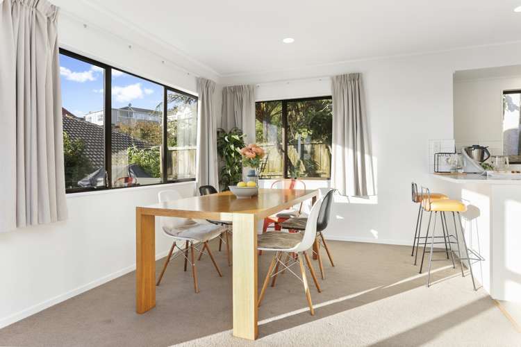 2/23 Gwenand Place Botany Downs_6