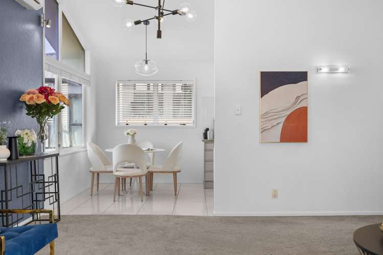 8 Portadown Avenue Pakuranga Heights_38