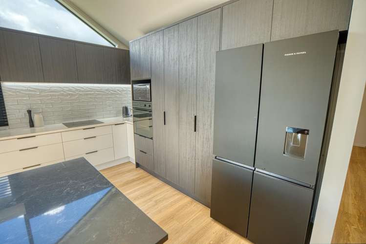 160 Coulson Road Paroa_8