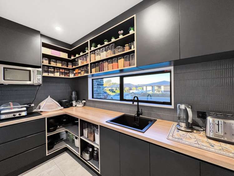 22 Verdeco Boulevard_5