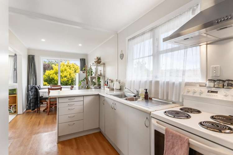 44 Kokiri Crescent Waitangirua_7