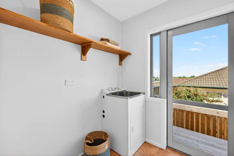 2/10 Windsor Place Mairangi Bay_13