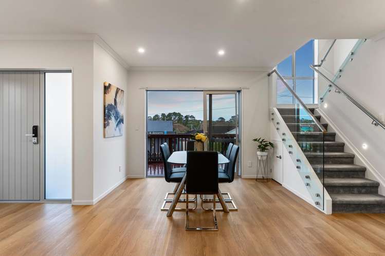 117 White Swan Road_5