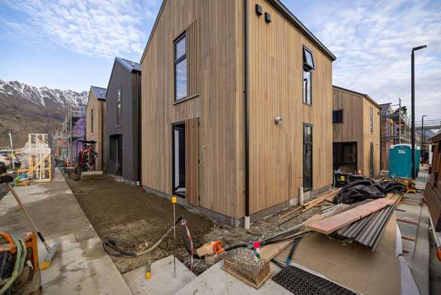 88/1-6 Hall Street, Five Mile Villas Frankton_3