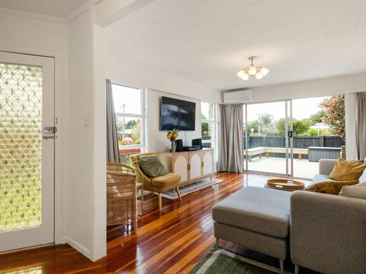 11 Forth Crescent Glenview_7