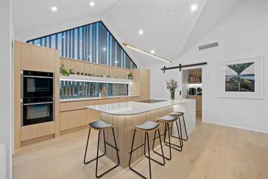 5 Winstone House Road_3