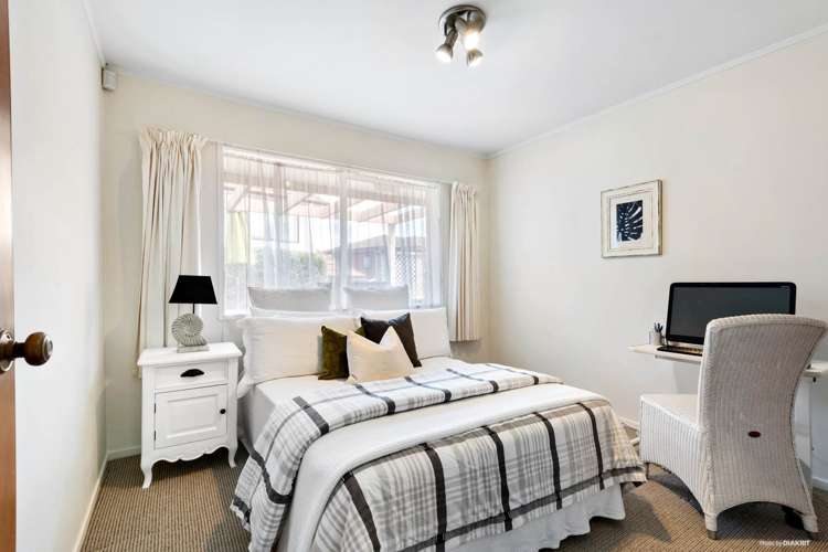 6 Crescent Hills Court Northpark_10