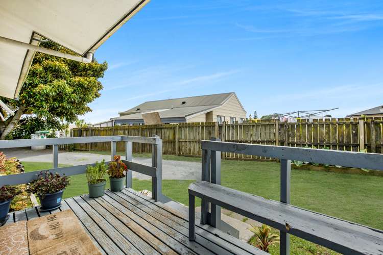 2/2 Hatherley Place Clendon Park_9