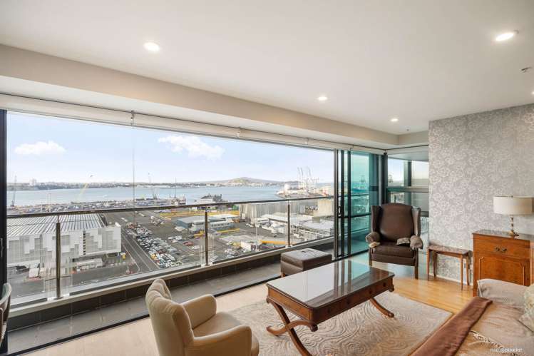 1502/18 Beach Road City Centre_3
