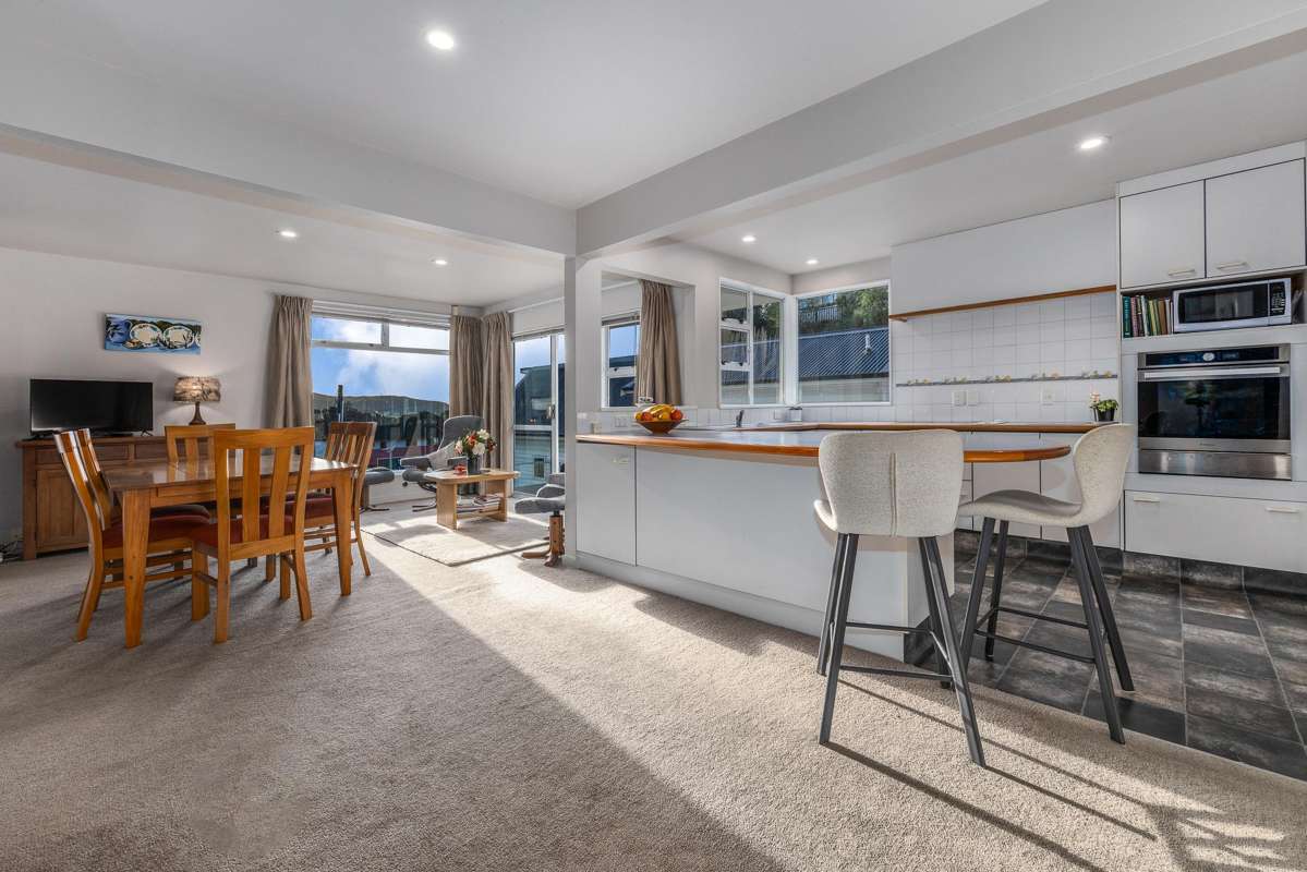 32 Paremata Crescent_1
