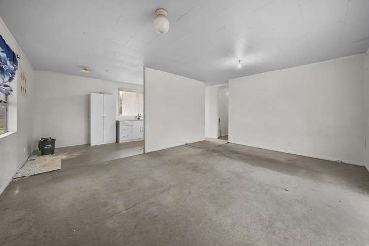 2/30 Kennington Drive Clendon Park_1