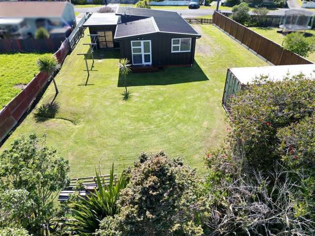 1 Andresen Street Foxton Beach_1