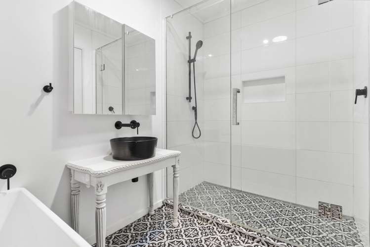 1/10 Cresta Avenue Beach Haven_9