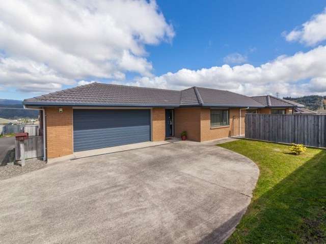 54 Percy Kinsman Crescent Riverstone Terraces_1