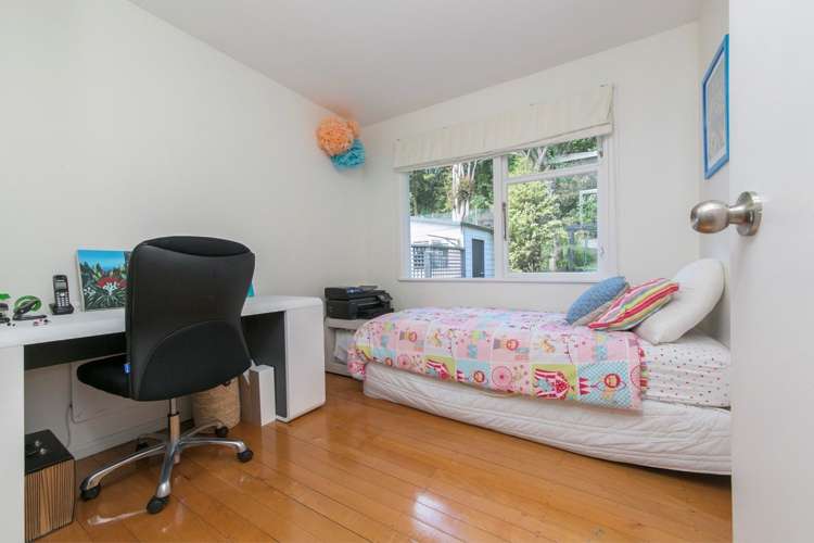 13 Warwick Avenue Titirangi_15