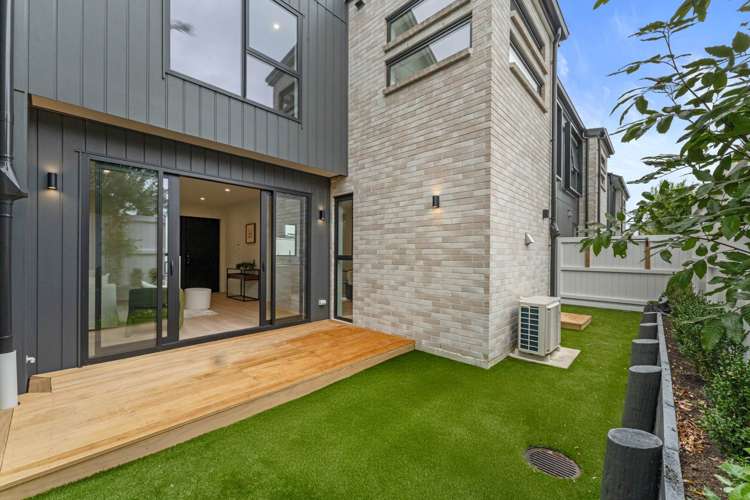 2C Coronation Street Belmont_4