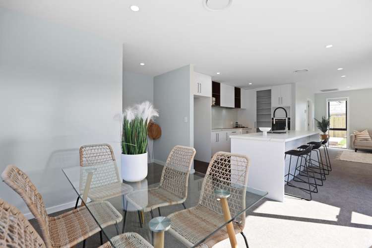 241 Racecourse Road_5