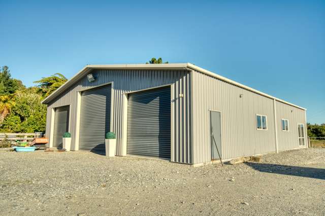 169 Coulson Road Paroa_1