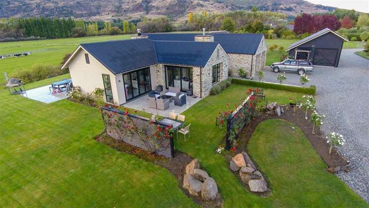 447 Riverbank Road Wanaka_8