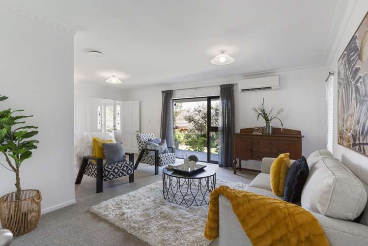 27 Lexington Drive Botany Downs_4