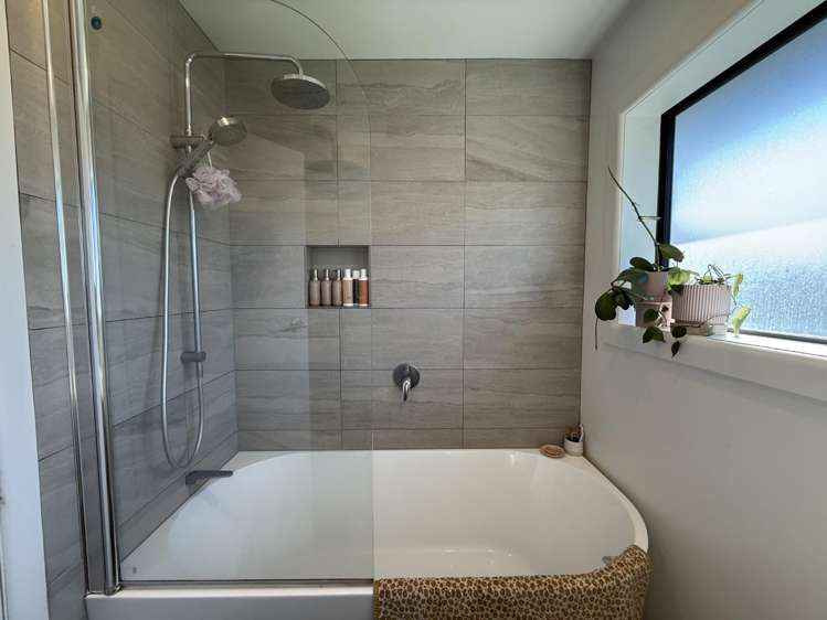 297 Pine Avenue South New Brighton_10