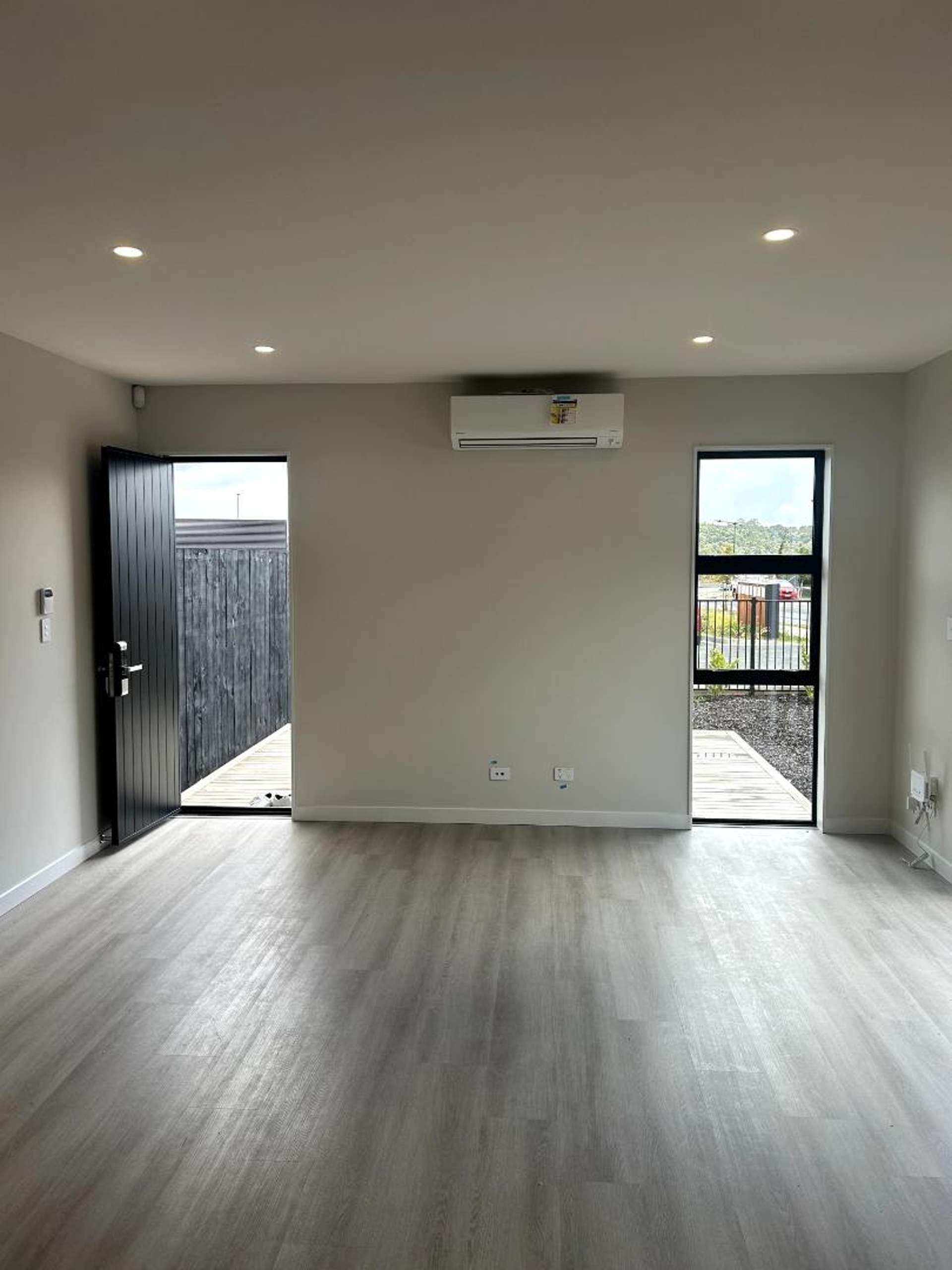 1/16 Clara Road Silverdale_0