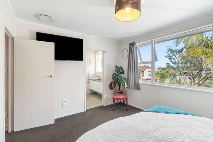 4 Kennedy Avenue Forrest Hill_9