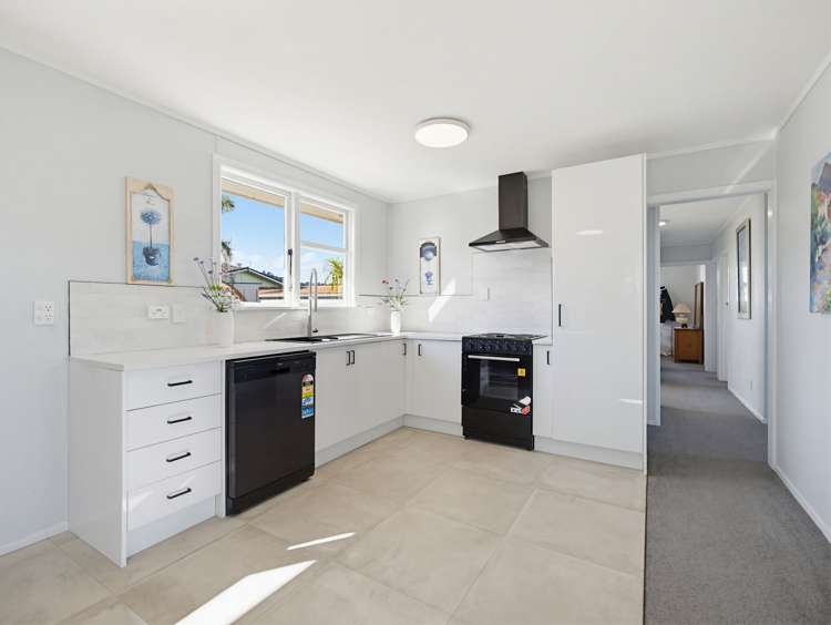 421 Fergusson Drive Thames_9