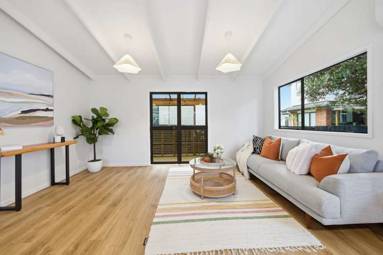 37A Range View Road Mt Albert_1