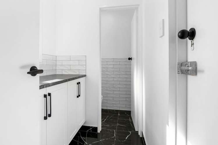 1/320 Memorial Avenue Burnside_16