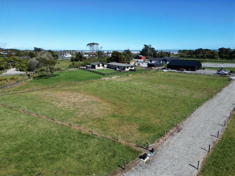 249 Coulson Road Paroa_8