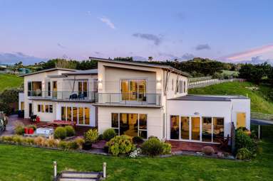 75B Paremata Haywards Road_1