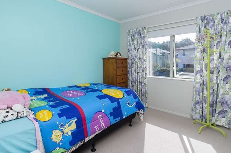 10 Beatrice Place Flat Bush_11