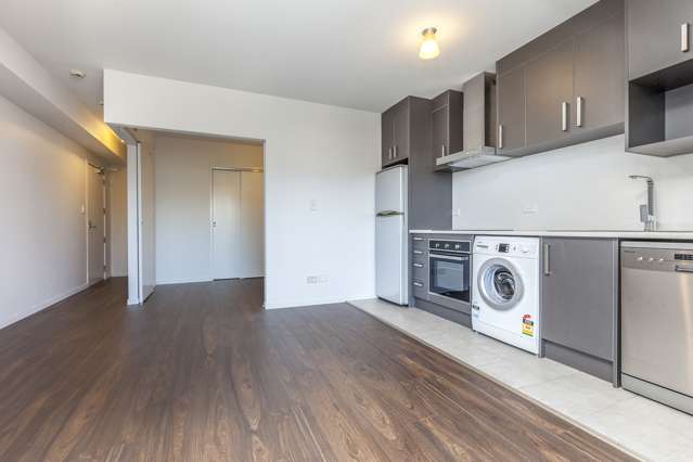 105/10 Flower Street Eden Terrace_4