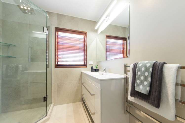 16 Flagstaff Place Massey_16