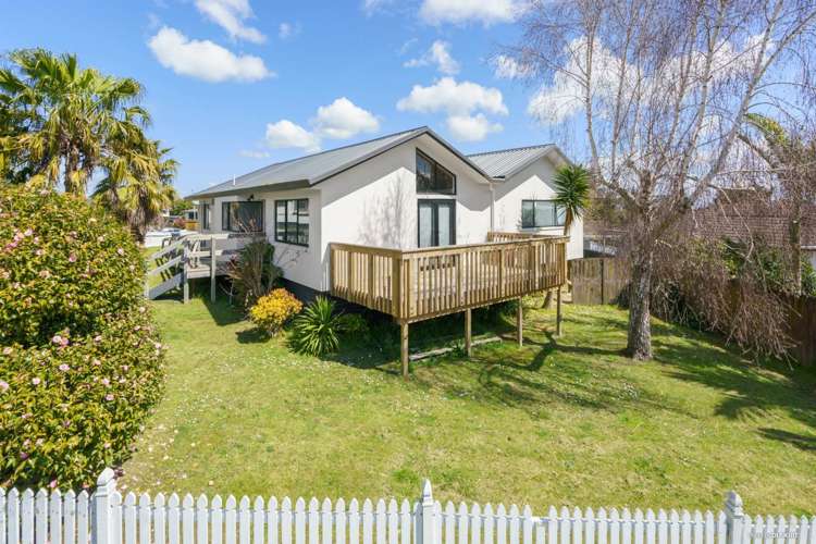 99 Everglade Drive Totara Heights_0