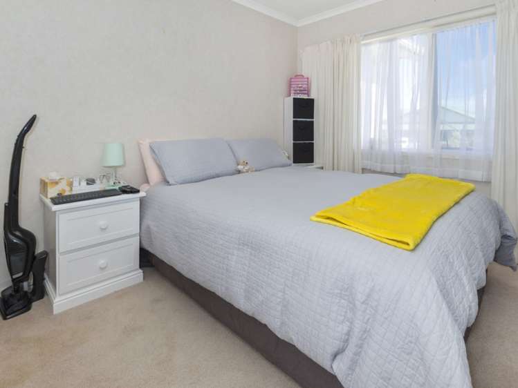 42 Robin Brooke Drive Flat Bush_4