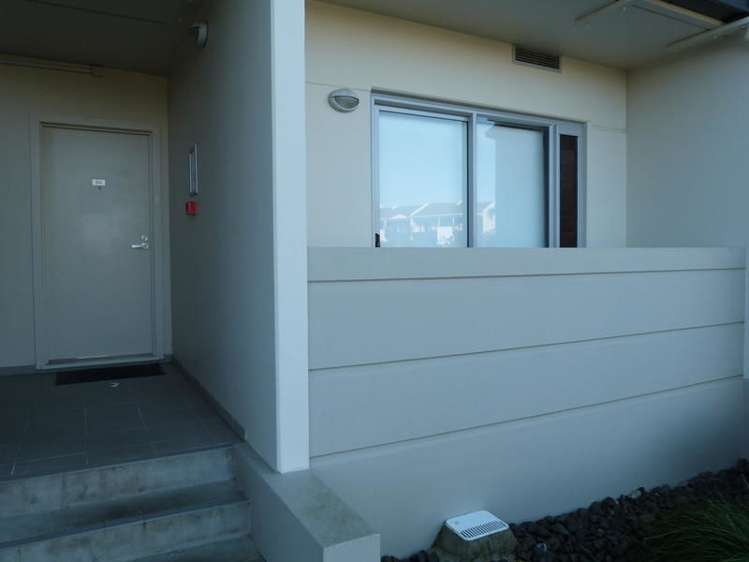 B4/71 Spencer Road Oteha_1