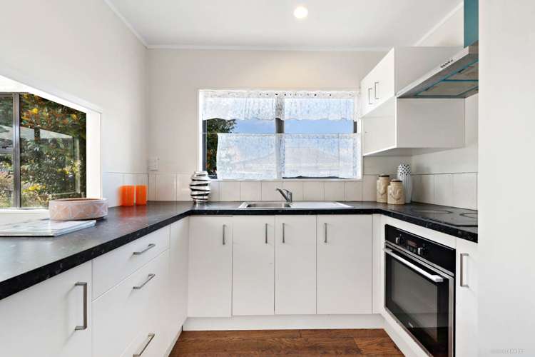 2/32 Kennington Drive Clendon Park_3