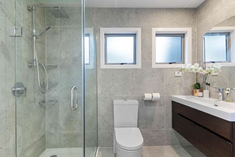 8 Holt Avenue Torbay_13