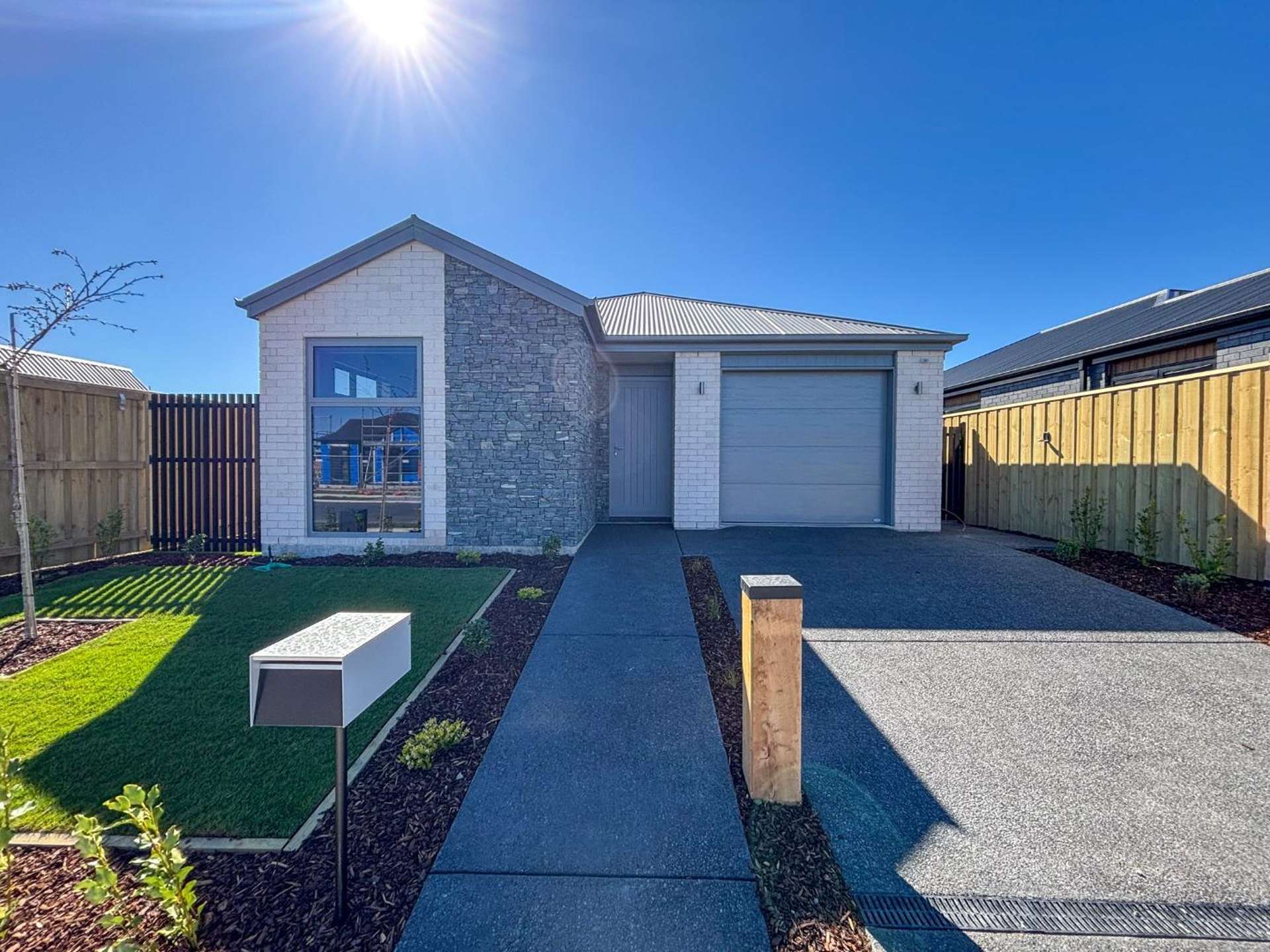 15 Estival Drive 11103_0