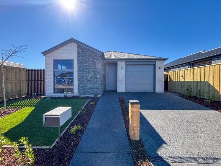 15 Estival Drive 11103_0