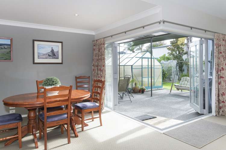 11 Pohutukawa Grove Lytton West_5