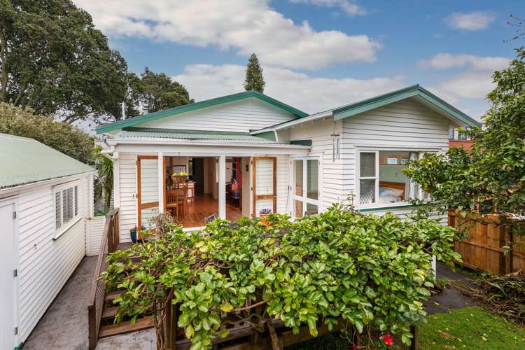 5 Leone Terrace Mount Albert_15