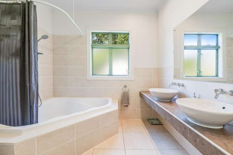 1099 Kaipara Coast Highway Kaukapakapa_21