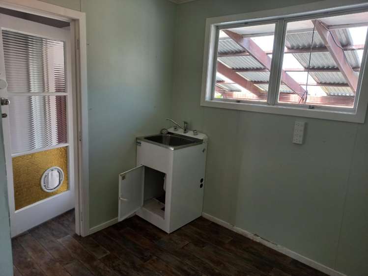 11 Fairbank Avenue Stratford_13